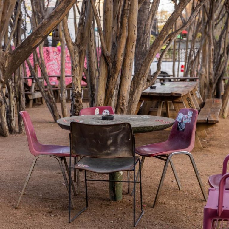 10906 375c44bf2286 768x768