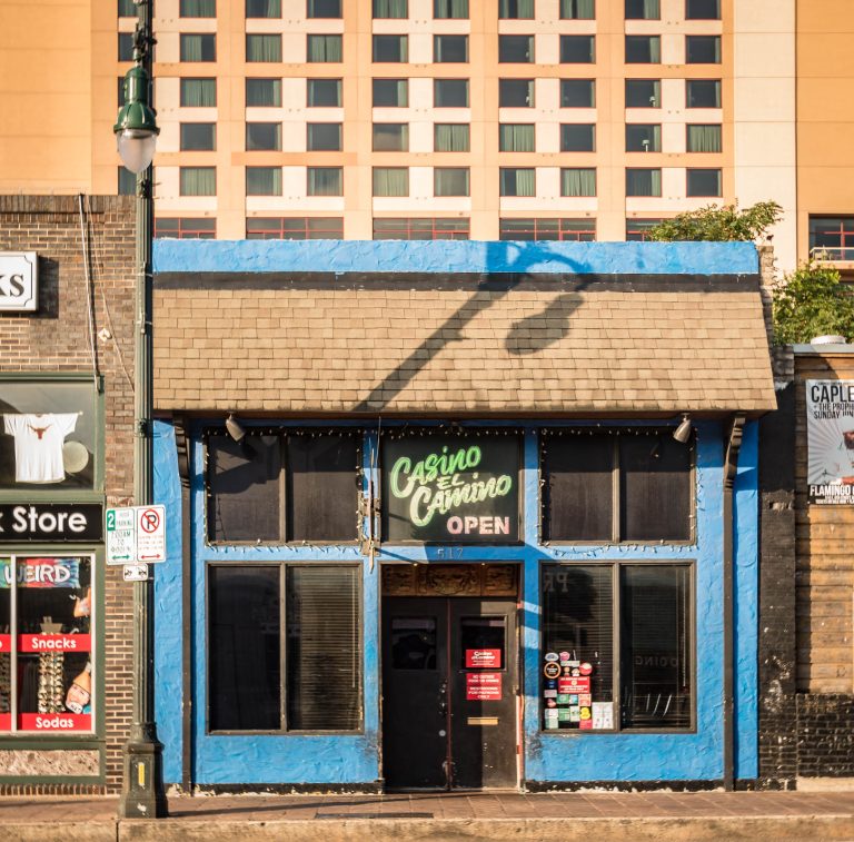 10968 792183317abb 768x757