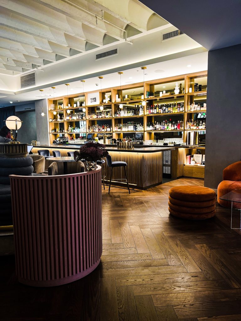 9886 bf103a788486 768x1024