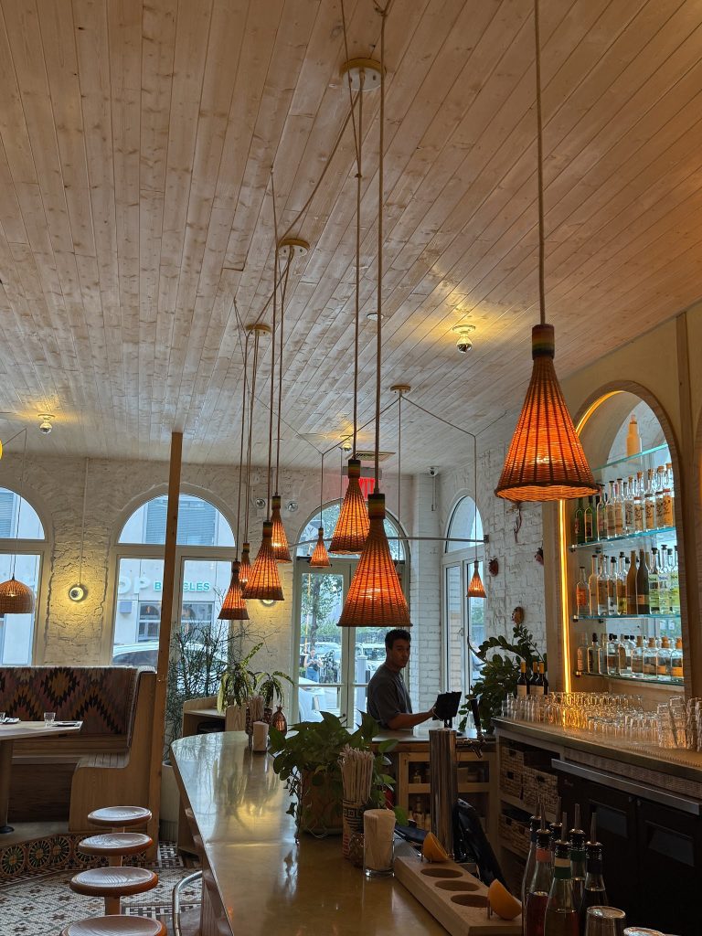 9942 011b978f24c6 768x1024