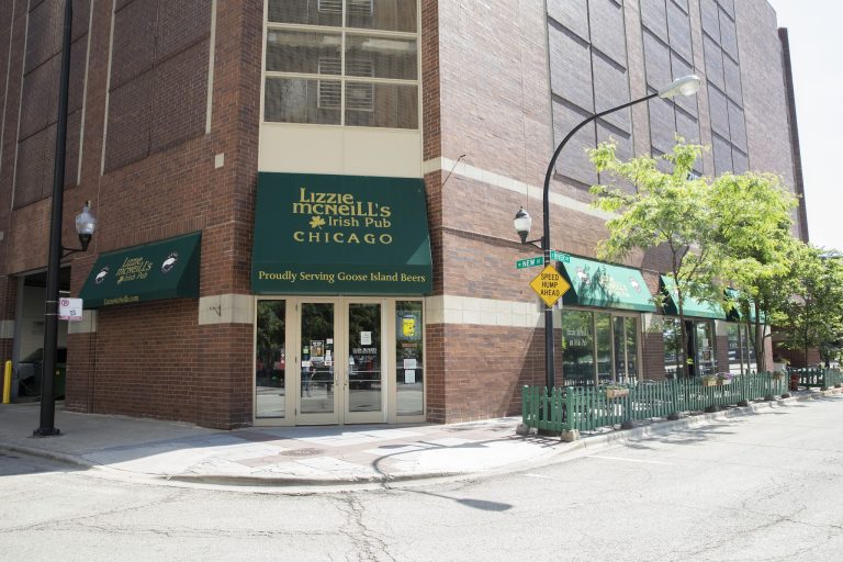 19861 lizzie mcneills irish pub 768x512