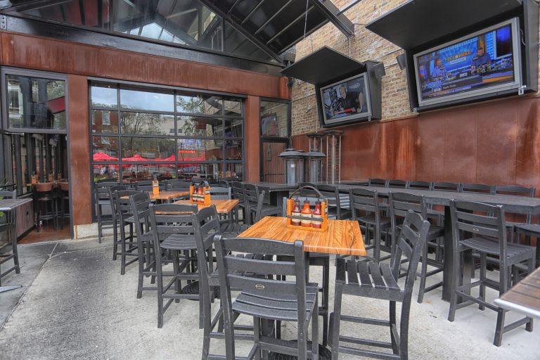 19950 smoke daddy bbq wicker park 1 768x512