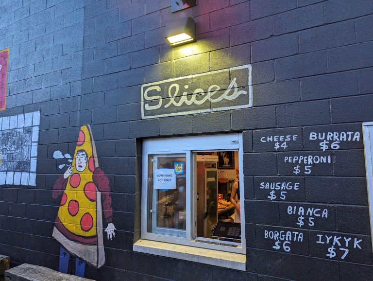 20170 pizza lobo logan square 768x578