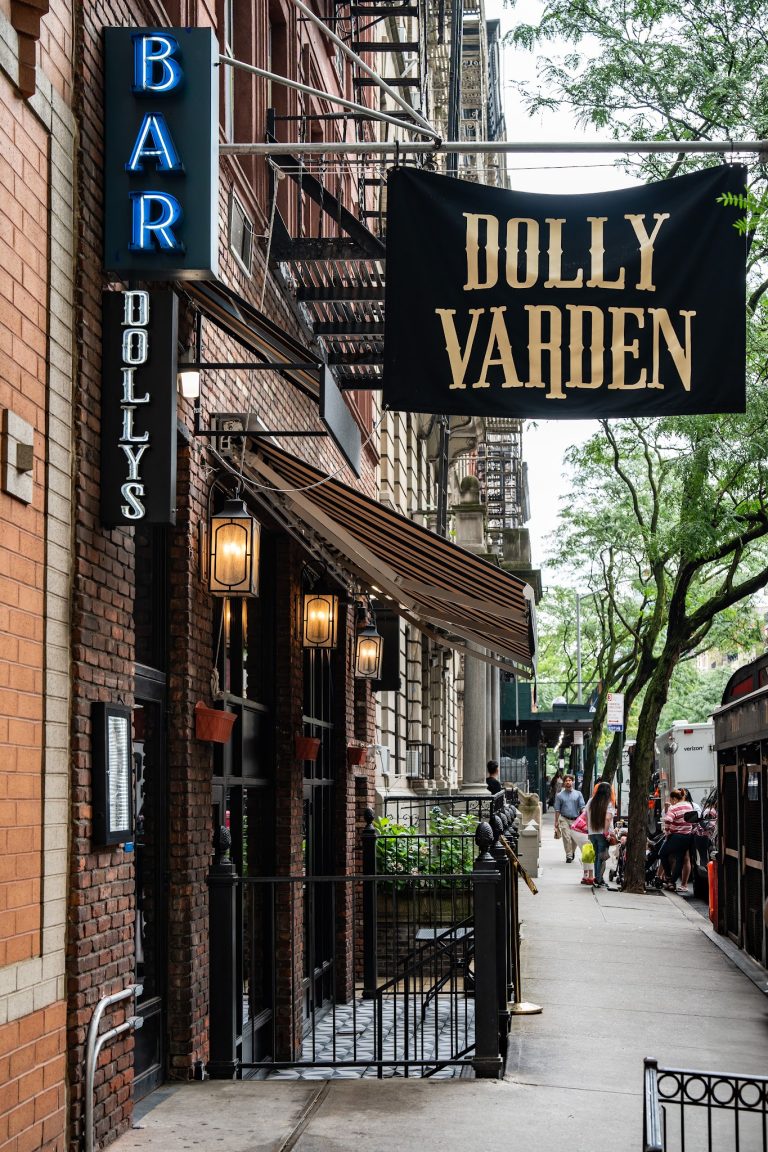 20286 dollys 768x1152