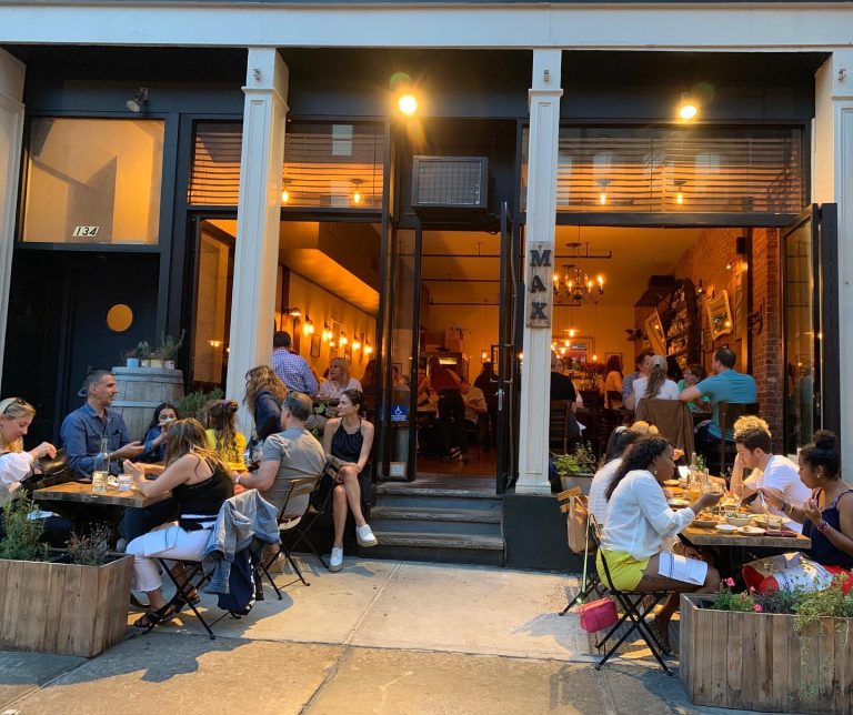 20414 max restaurant 768x644