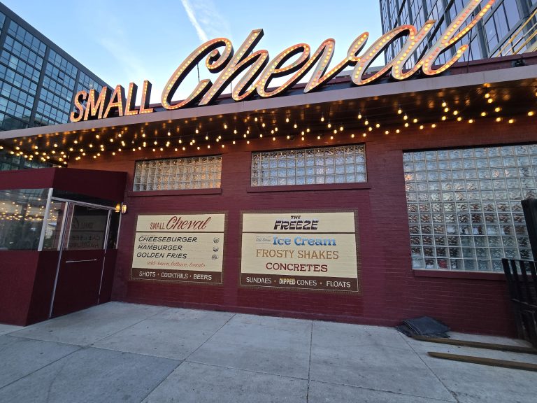 21104 small cheval fulton market 768x576