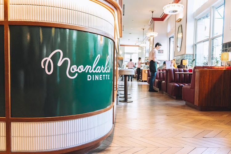 21682 moonlarkas dinette