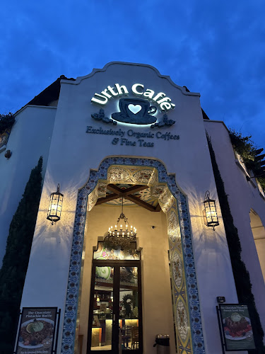 21780 urth caffe