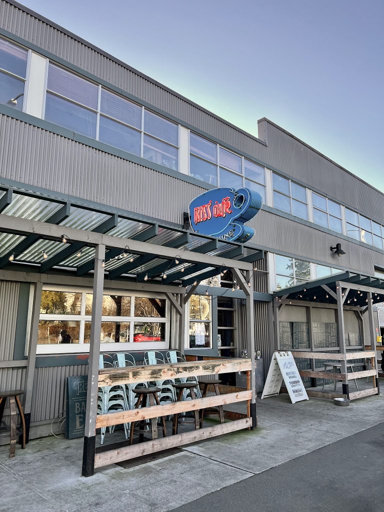 22318 9beb1e3a12b9 768x1024