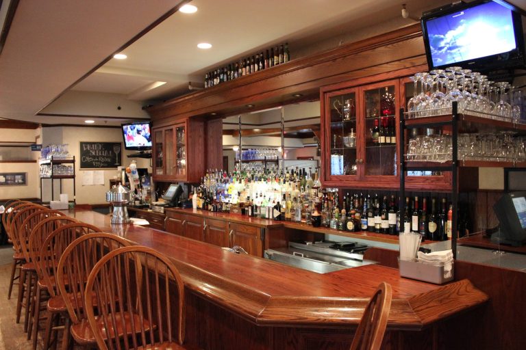 22456 yankee rebel tavern 768x512