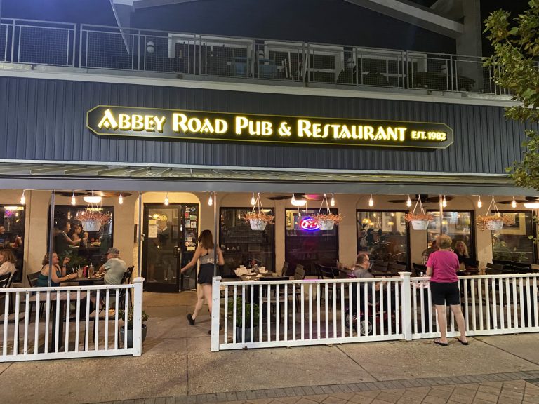 22496 abbey road pub restaurant lucys sky bar 768x576