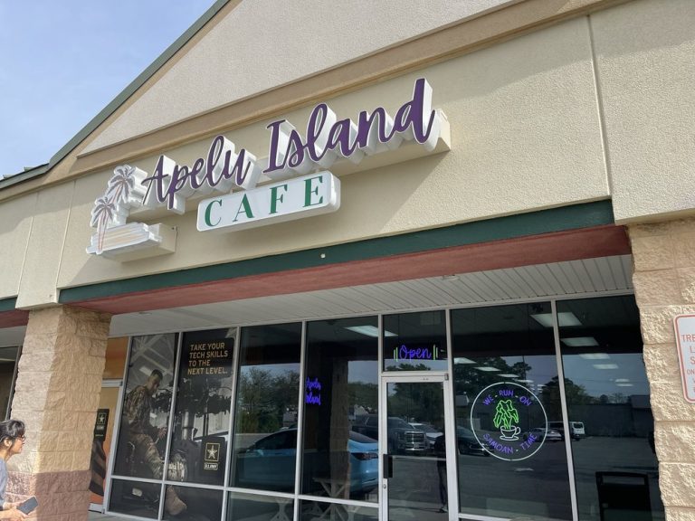 22502 apelu island cafe 768x576