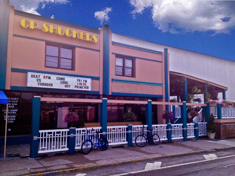 22542 cp shuckers cafe raw bar 768x576