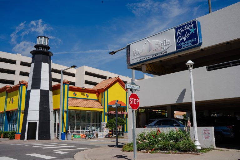 22576 katies 33rd street cafe 768x513