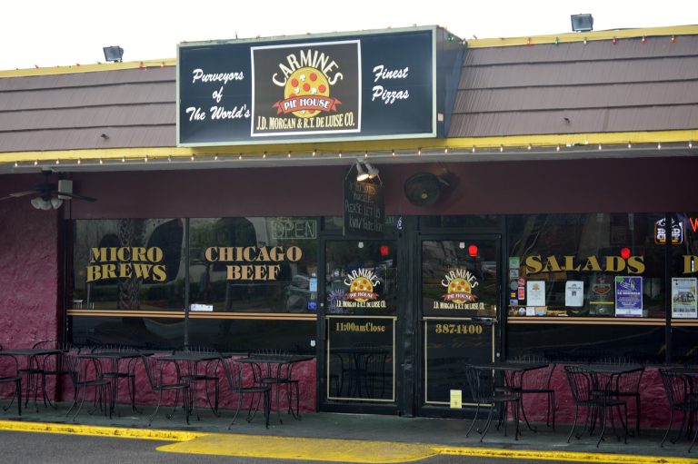 22721 carmines pie house 768x511