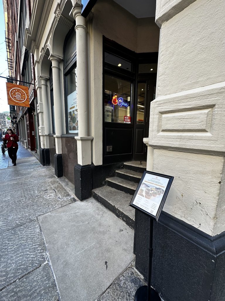 22864 bloc cafe 768x1024