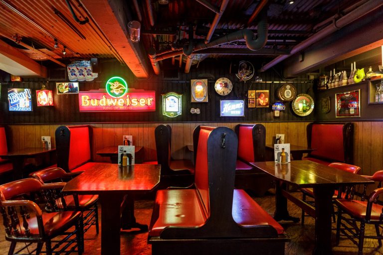 22958 flour bakery cafe 768x512