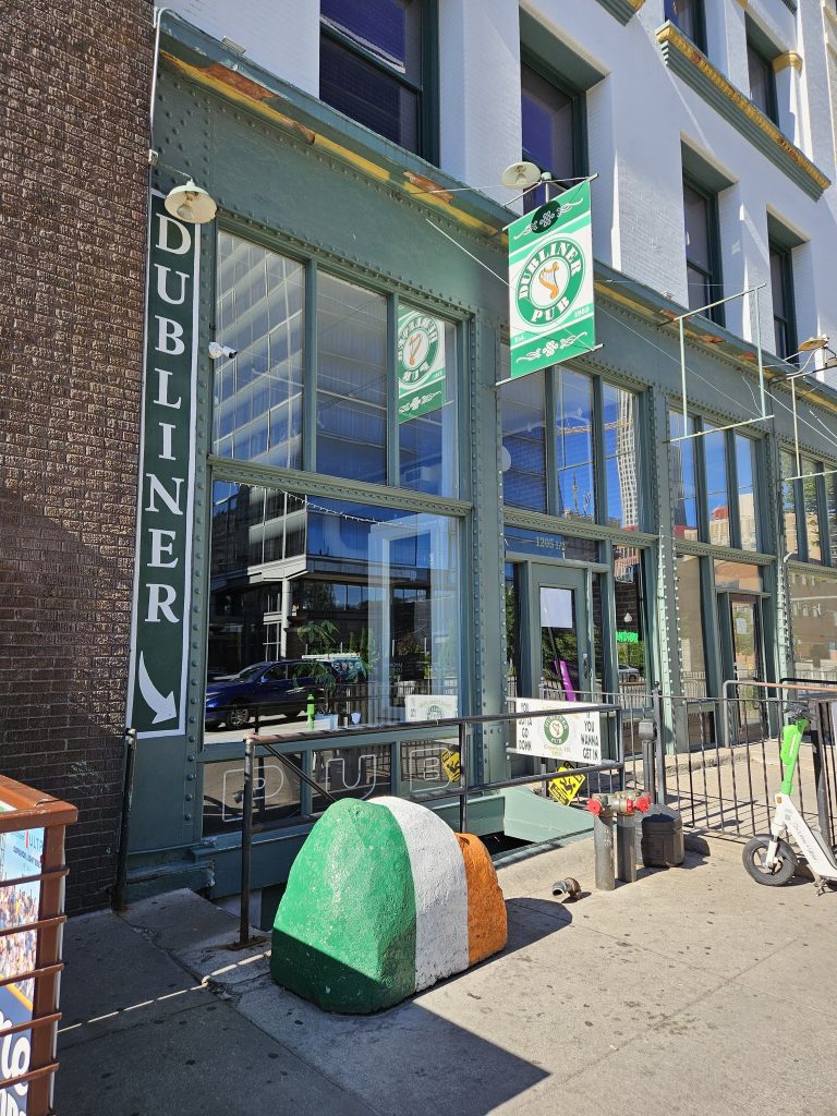 23477 dubliner pub 768x1024