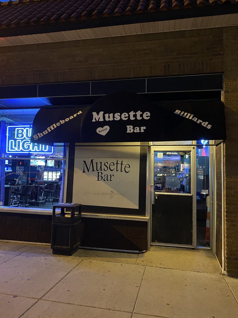 23525 musette bar 768x1024