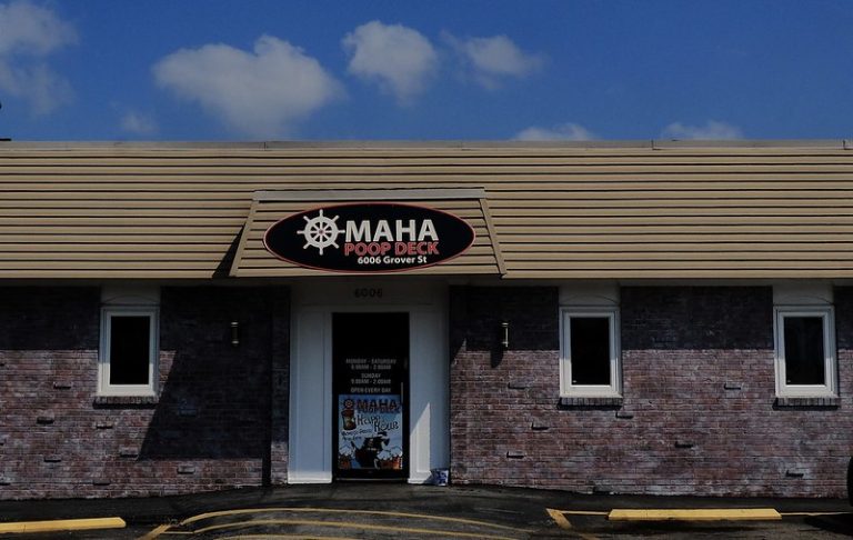 23541 poop deck bar 768x486