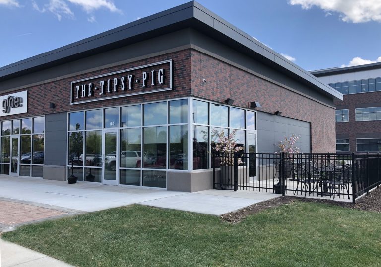 23578 the tipsy pig 768x539