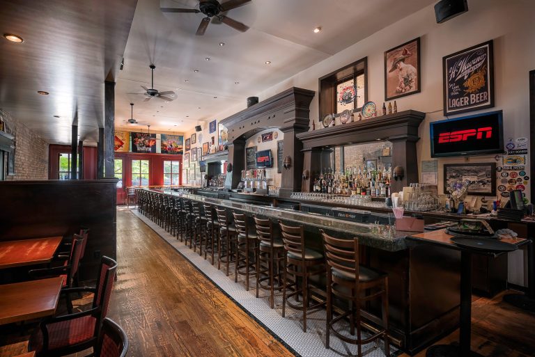 23762 beerhive pub 768x513