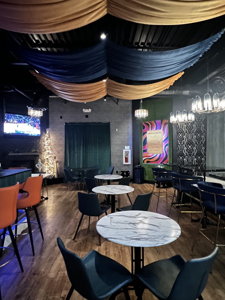 23786 neutral ground lounge 768x1024