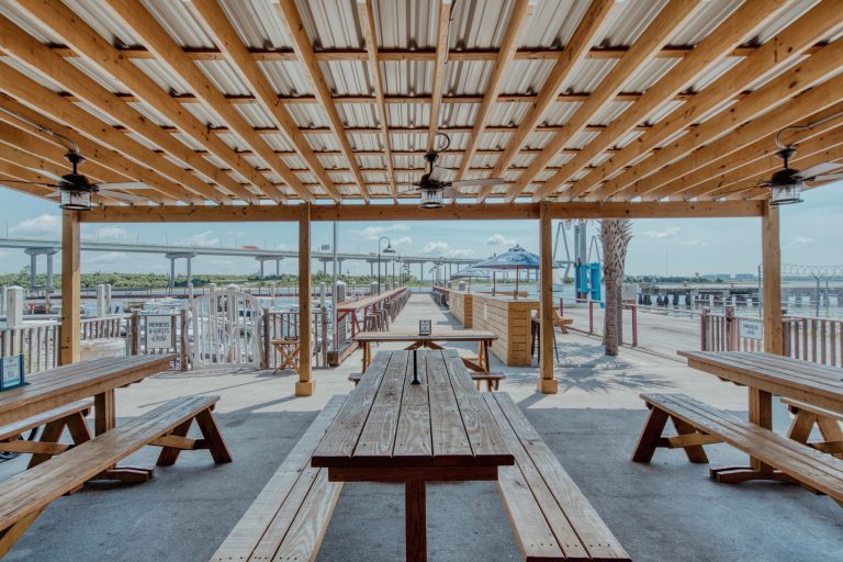 23929 island cabana bar ship store 768x512