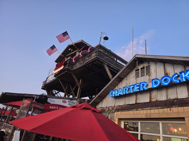 23949 reds ice house 768x576