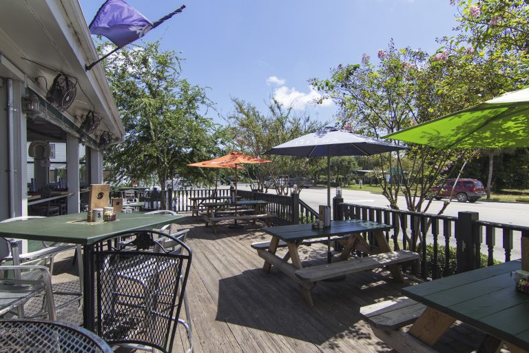 23953 the shelter kitchen bar 768x512