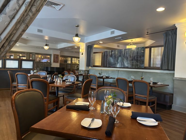 23965 the swamp fox restaurant 768x576