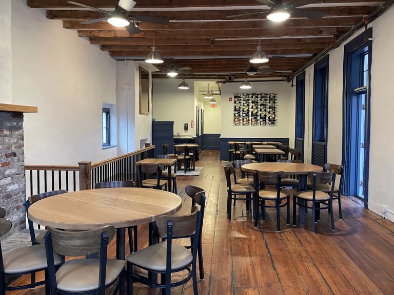 23975 well hung vineyard 8211 restaurant 768x576