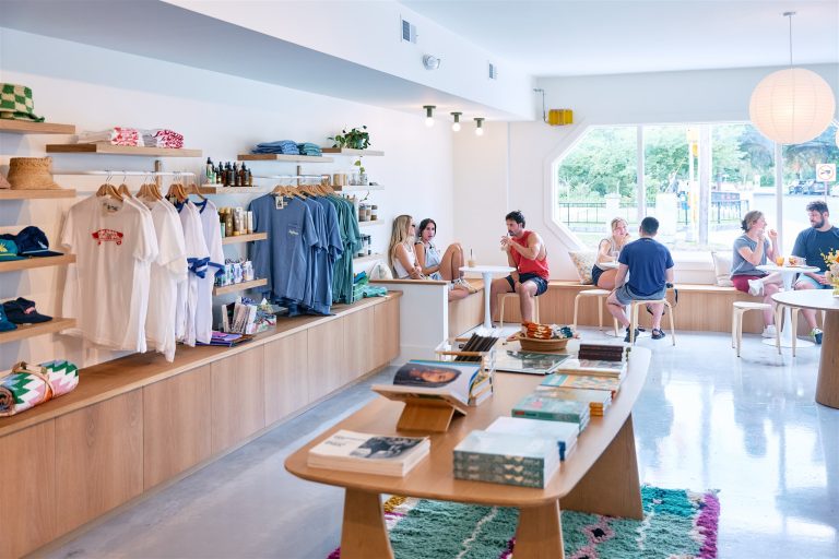 24049 sightsee shop 768x512