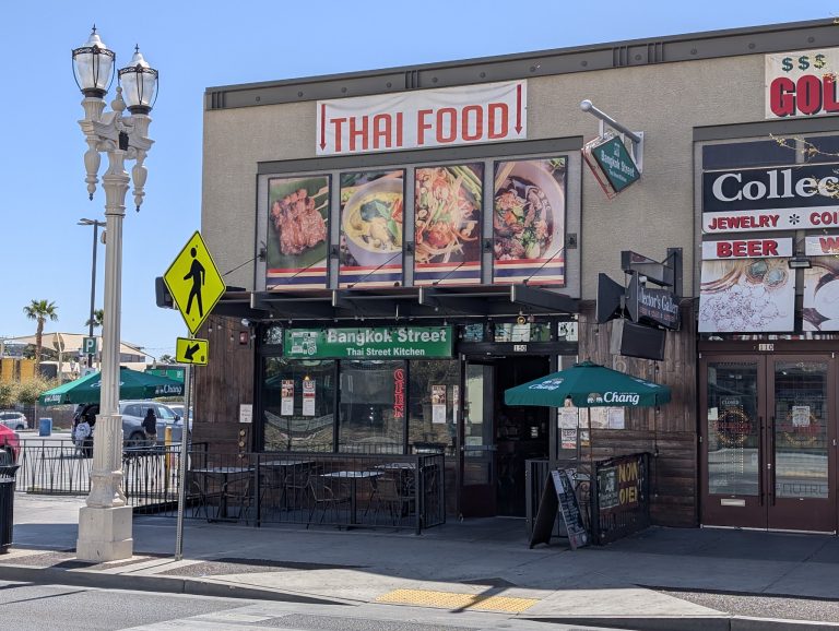 24099 bangkok street thai street kitchen 768x578