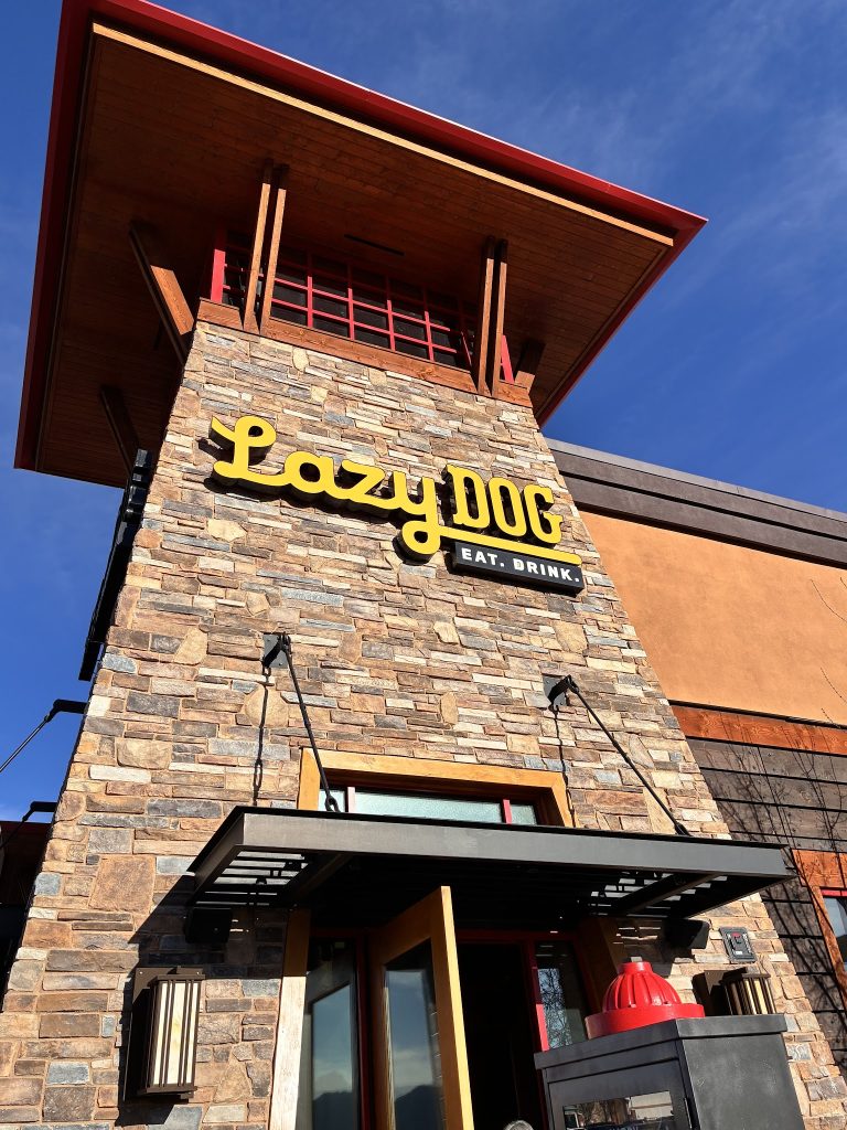 24167 lazy dog restaurant bar 768x1024