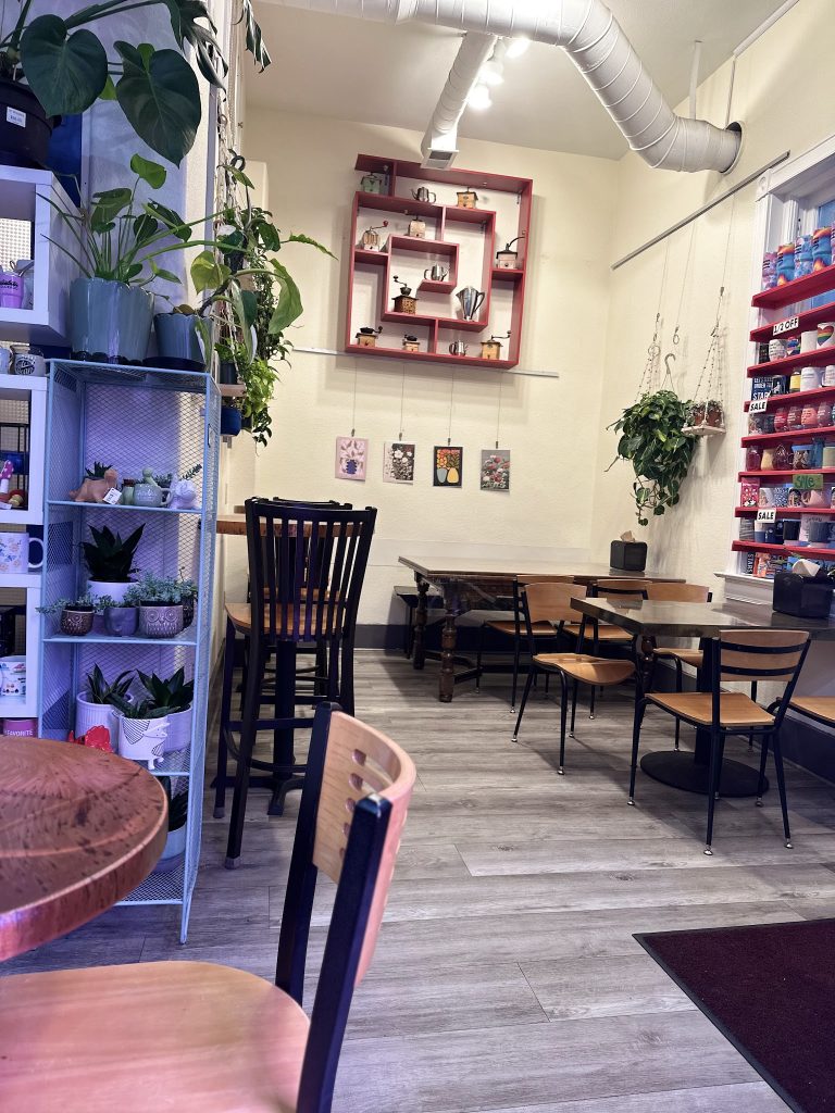 24215 red dog coffee 768x1024