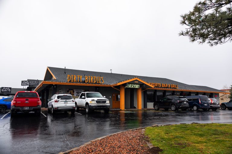 24249 dirty birdies sports bar grill 768x512