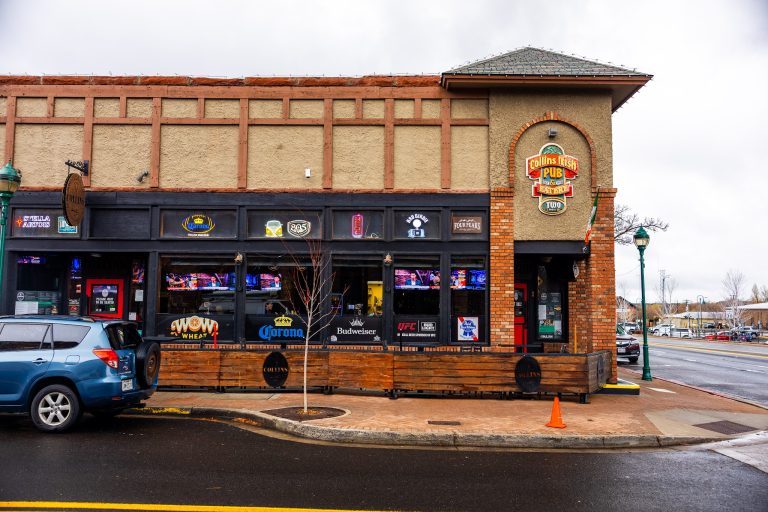 24327 collins irish pub 768x512