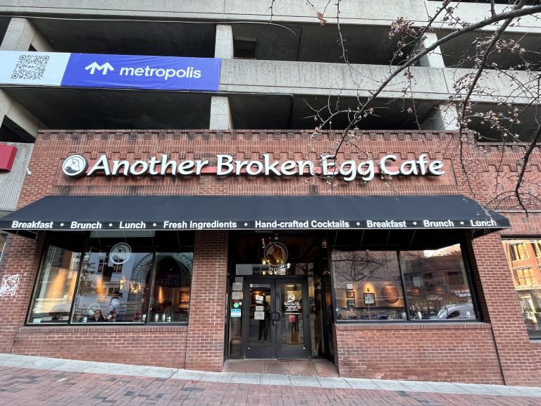 24484 another broken egg cafe 768x576