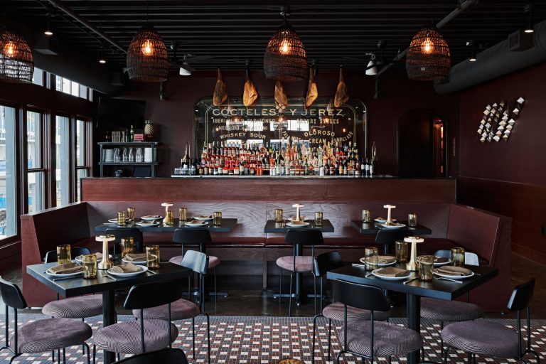 24564 the iberian pig 768x512