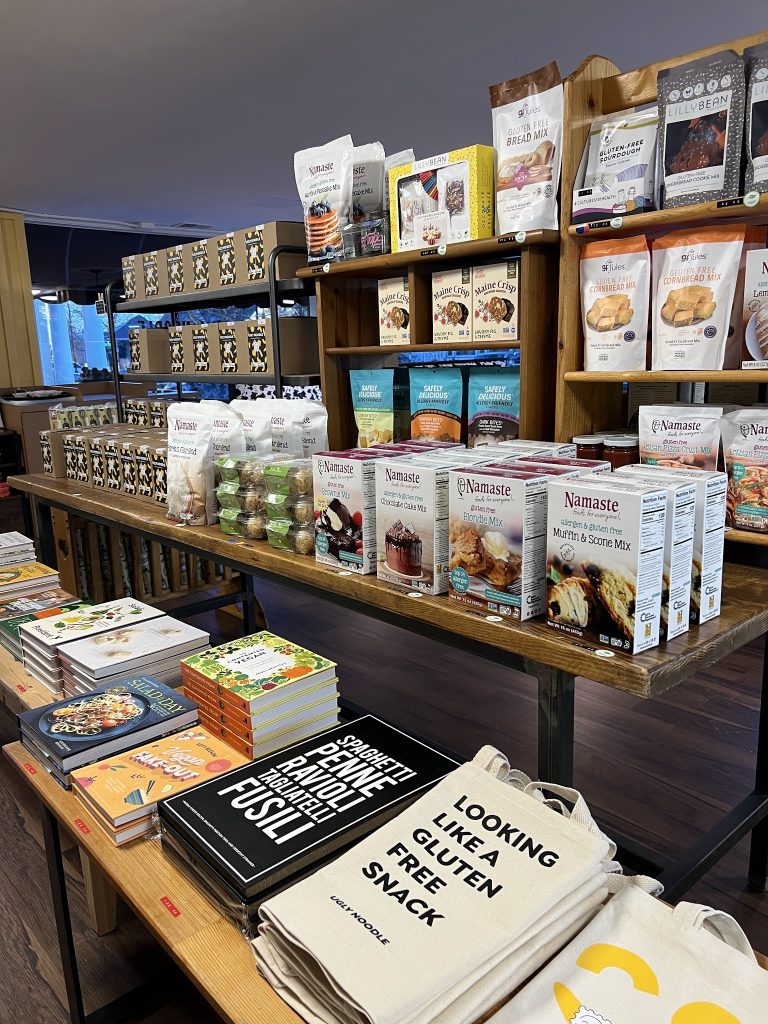 24686 ugly noodle 768x1024