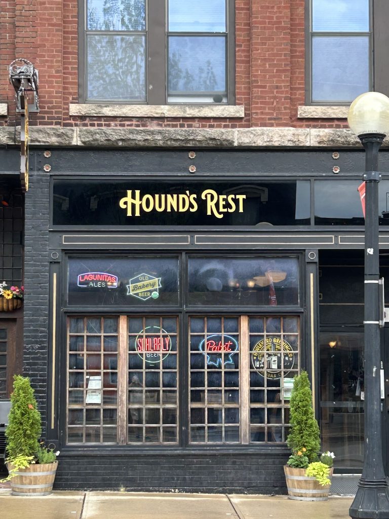 24700 hounds rest 768x1024