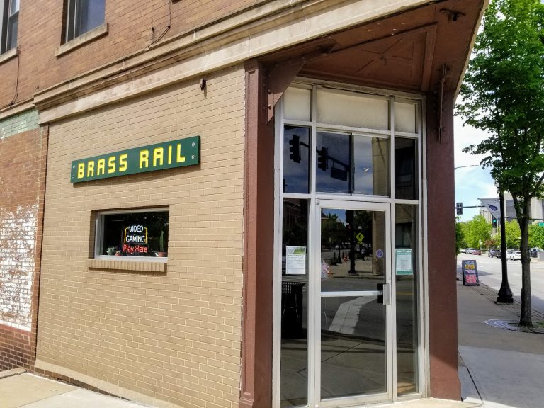 24725 brass rail 768x576