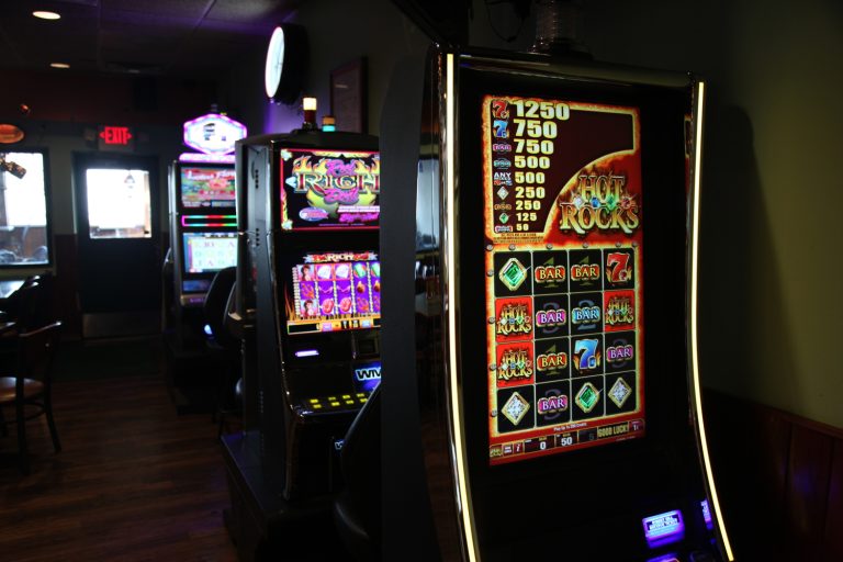 24769 bunnys tavern 768x512