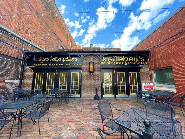 24883 kellehers irish pub eatery 768x576