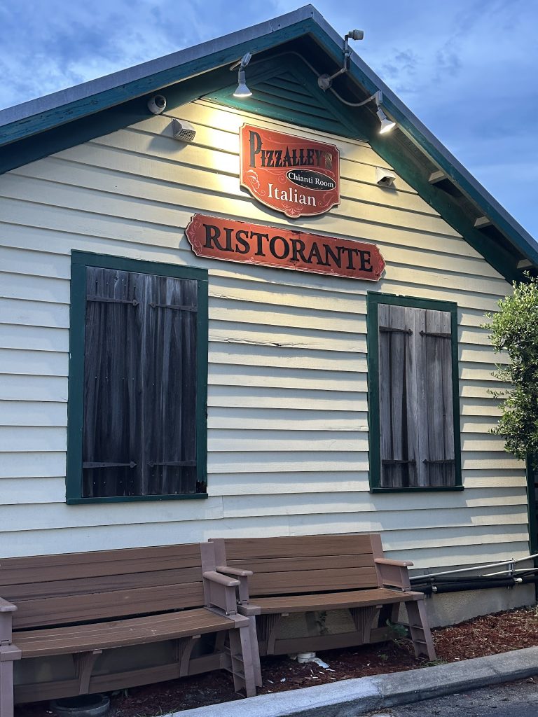 24951 pizzalleys chianti room 768x1024