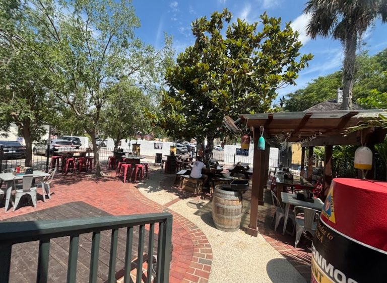 24953 djs clam shack st. augustine 768x563