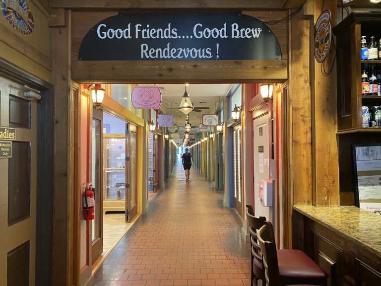 25027 rendezvous imported beers 768x576