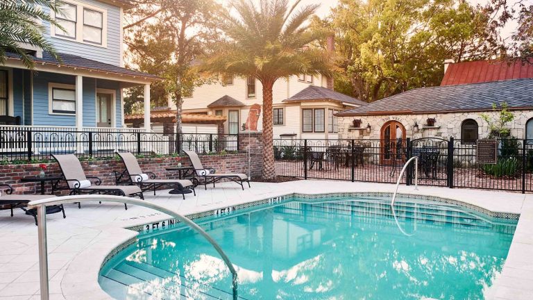 25077 the collector luxury inn gardens 768x432