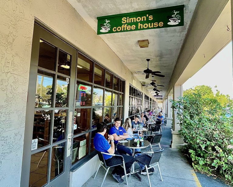 25153 simons coffee house 768x615